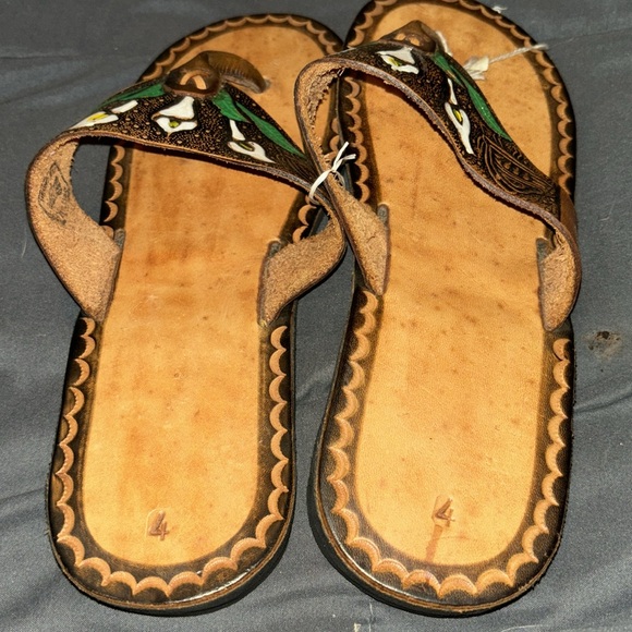 Leather Sandals hand painted in Mexico. Kid 4/ adult 6.   New - Picture 2 of 3